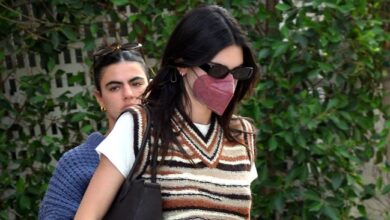 Kendall Jenner Wore LA's Go-To Sweater and Jeans combo