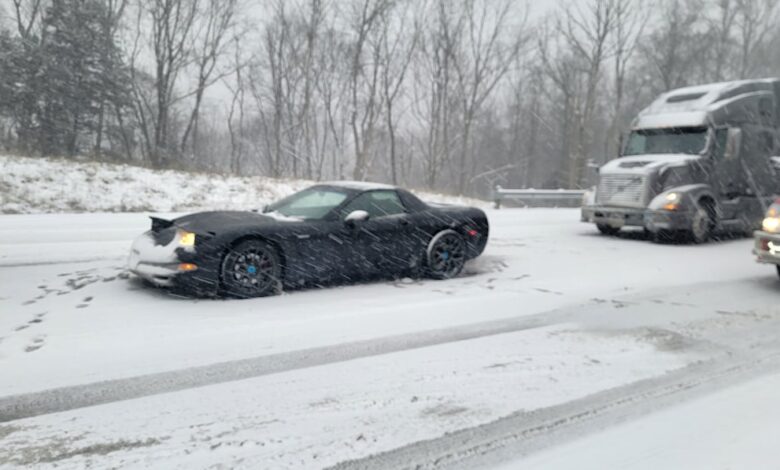 Làm thế nào tôi sống sót sau một trận bão tuyết trên chiếc Corvette Z06 trên lốp xe mùa hè