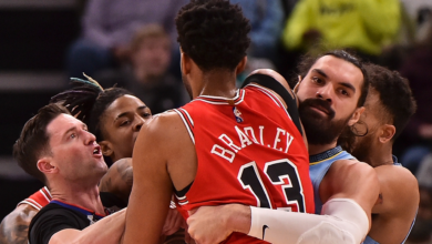 Grizzlies' Steven Adams got Tony Bradley out of a mess with ease