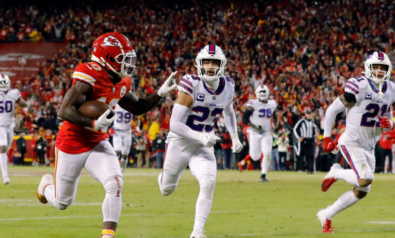 Officials miss the possible mocking call on Tireek Hill in the Chiefs versus Bills go-ahead encounter