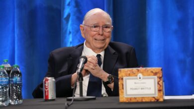 Charlie Munger Calls Inflation the #1 Danger Outside of Nuclear War, Cryptocurrency and Cryptocurrency Trading Apps