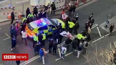 Keir Starmer: Two arrested after protesters surround Labor leader