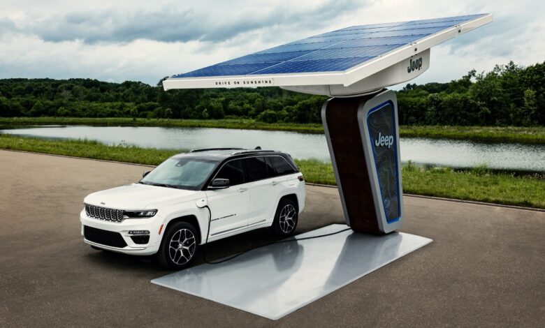 2022 Jeep Grand Cherokee 4xe plug-in hybrid goes 26 miles on a charge, gets 23 mpg on gasoline