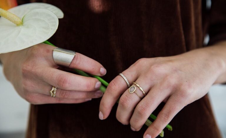 6 Engagement Ring Trends You'll See On Everyone's Finger In 2022