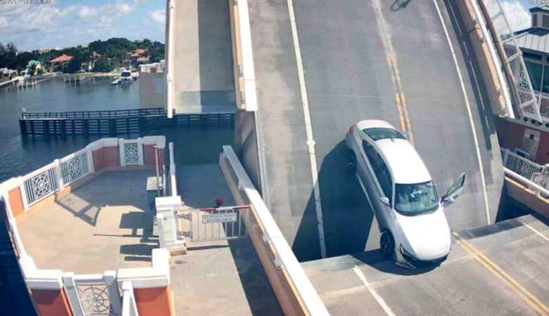 Florida driver gets upgraded by towbridge in video