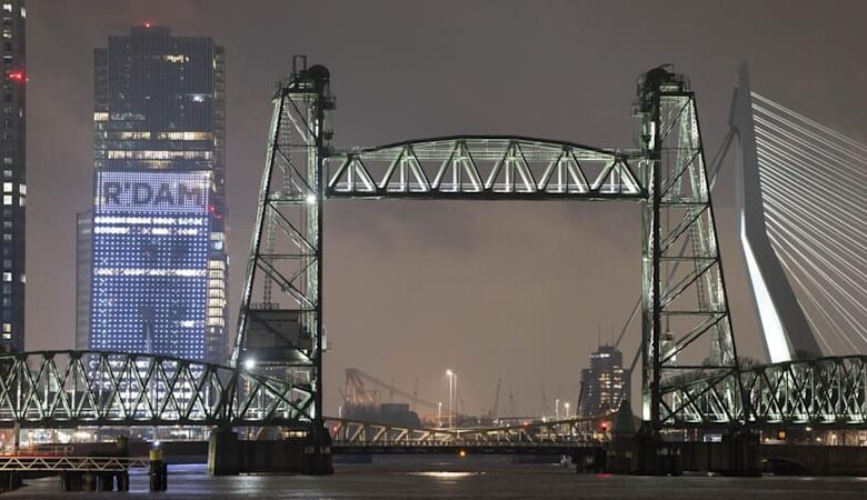 The yacht supposedly built for Jeff Bezos is too big for the Dutch bridge