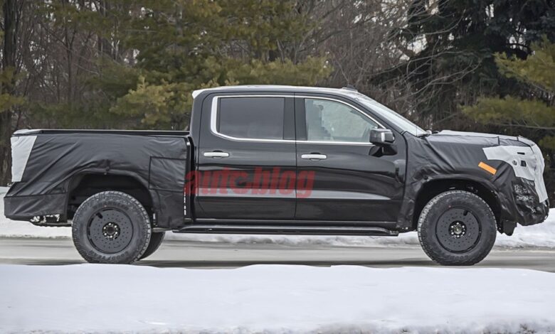 GMC Yukon tracks with ZR2 .-style off-road modifications