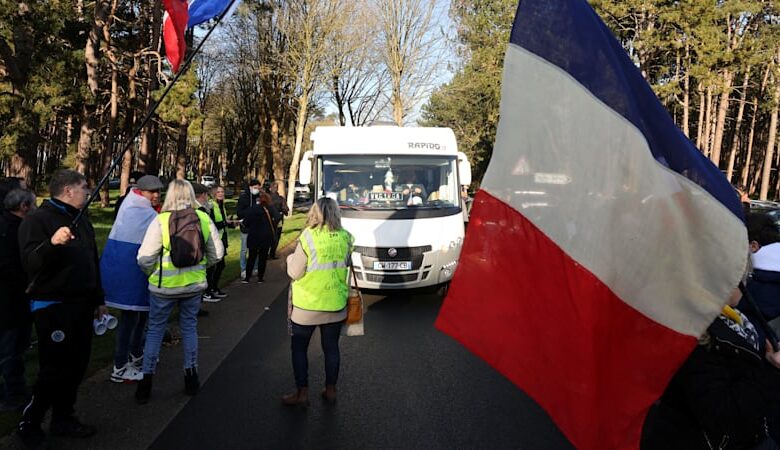 French 'Freedom convoys' heading to Paris, and police checkpoints