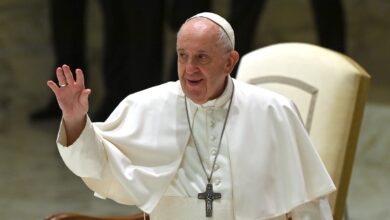 Pope stipulates that any baptized lay Catholic, including women, can head Vatican bodies