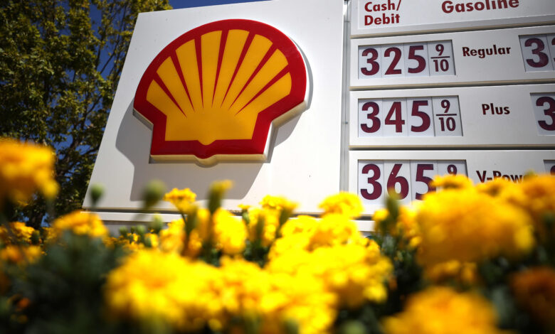 Shell apologizes for buying Russian oil, announces phased withdrawal