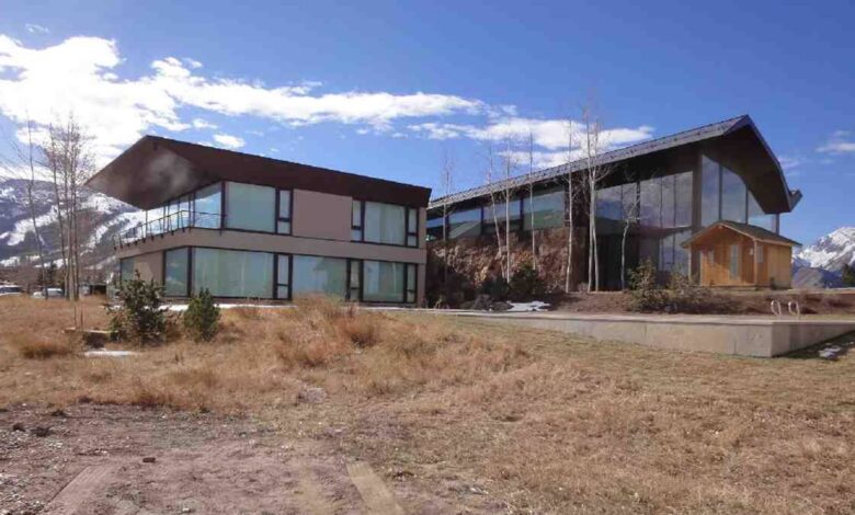 The $50 million Colorado mansion of tycoon Roman Abramovich may become a target of sanctions