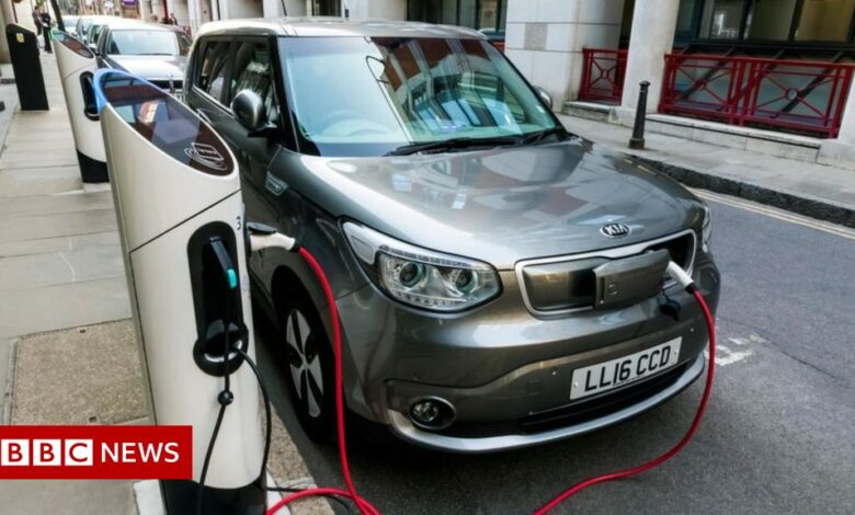 DfT says electric car charging points will increase 10 times by 2030
