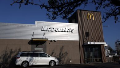 McDonald's sues for $900 million by ice cream machine repair company