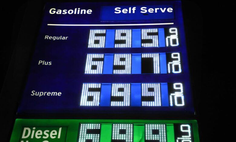 Gasoline prices hit a new record in the US