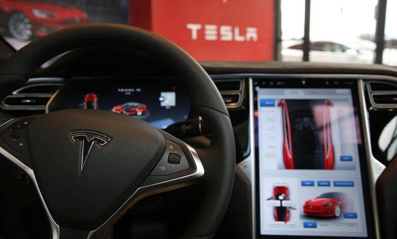 Tesla must buy back cars from customers through autopilot mode