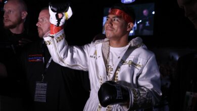 Jessie Vargas plans to remove and retire Liam Smith on April 30