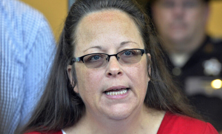 Kim Davis violated the rights of same-sex couples by refusing a marriage license: NPR