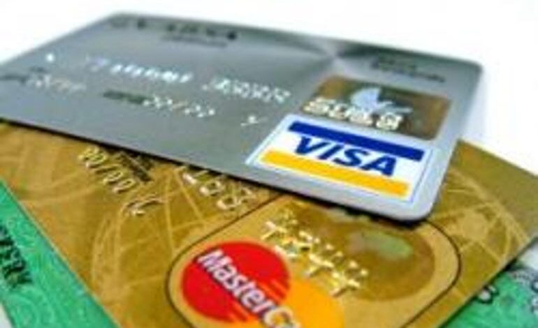 What is the difference between a credit, debit and charge card?