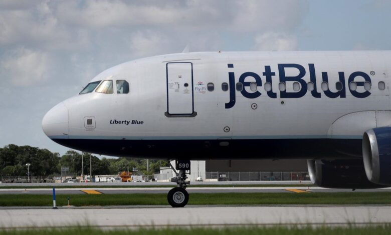 JetBlue passenger on the left got stuck on the plane after midnight
