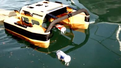 This aquatic robot cleans waste from the surface of the water