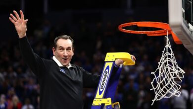 Huấn luyện viên K dẫn Duke trở lại Chung kết Bốn cho một nghi thức bóng rổ đại học nữa