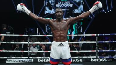 Riakporhe defeats Jumah in eight with a body knock