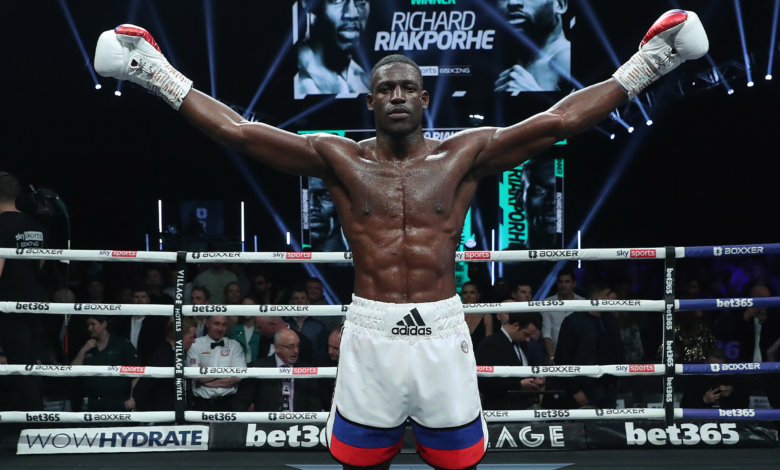 Riakporhe defeats Jumah in eight with a body knock
