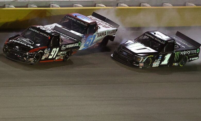 Chandler Smith passes Zane Smith on final lap in WILD finish in Vegas