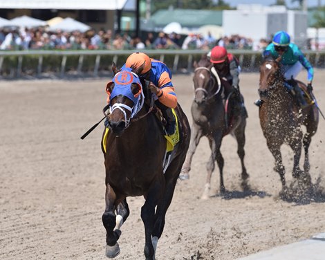 Fearless Honors her Sire by easily defeating Ghostzapper