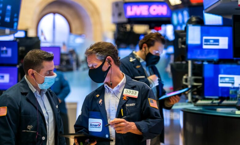 Top Strategist Says Owning Stocks in These Sectors to Beat Any Recession