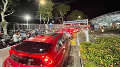 More than 11k crossed the Malaysia-Singapore land border in the first 7 hours of reopening;  queue at Woodlands, Tuas