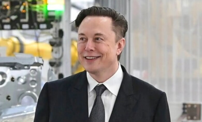 Elon Musk tells banks he will refrain from Twitter payments, monetize tweet sources