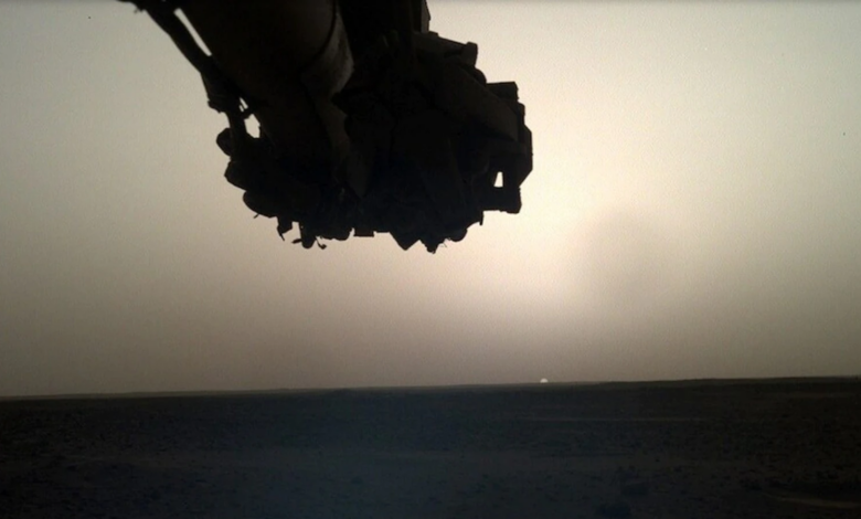 NASA captures sunrise on Mars!  Check out this stunning photo of Dawn on Mars with the InSight . crawler