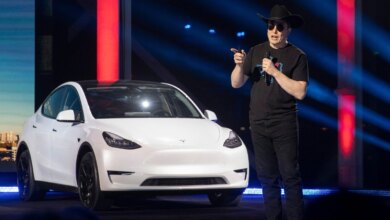 Elon Musk asks 'Is Twitter dying?'  when he quotes the silent accounts of Justin Bieber, Taylor Swift