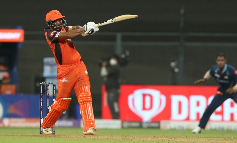 12 Balls, 8 Balls and 50 Runs: The Story of the Last 2 Passes in SRH vs GT Clash