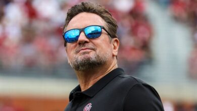 Former Oklahoma Sooners coach Bob Stoops says program is working well, Lincoln Riley 'didn't invent college football'