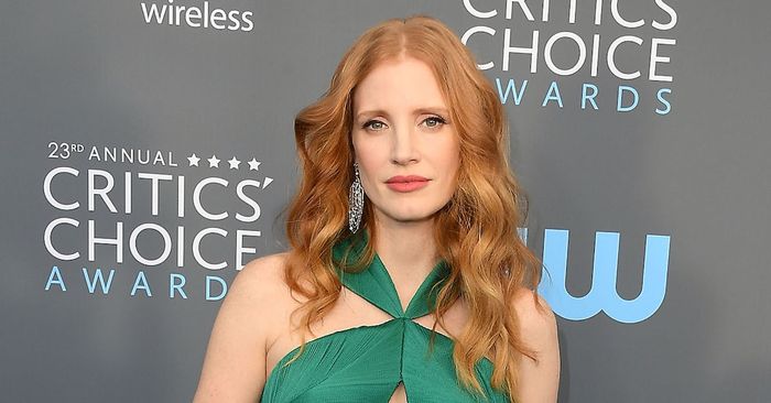 5 colors that look great on red hair