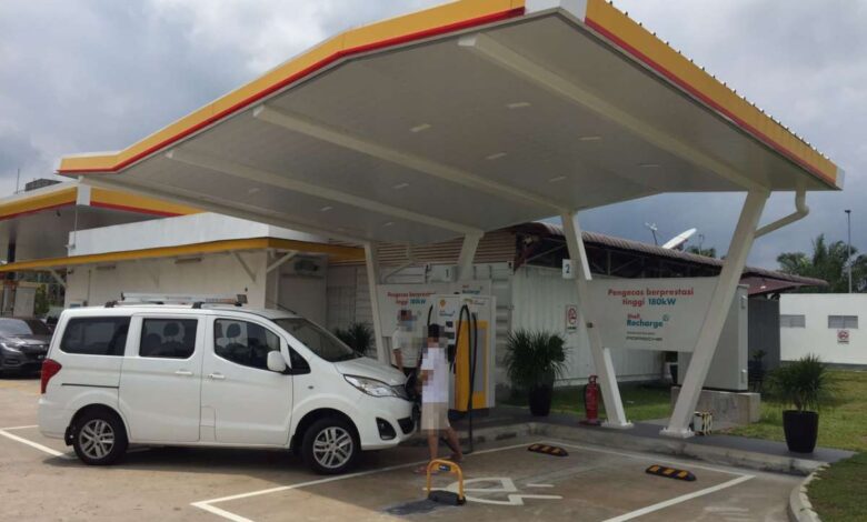 Electric scooter drivers in Singapore caught stealing electricity at a 180 kW Shell Recharge DC car charger in Tangkak