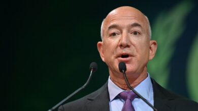 Amazon's Bezos criticizes Biden for inflation tweets