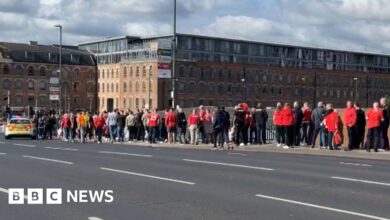 Long queue at Nottingham train station ahead of play-off final