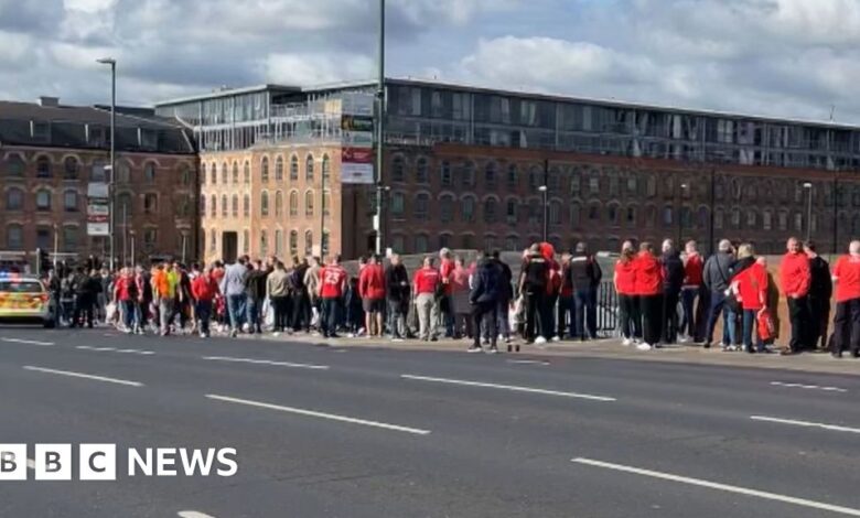 Long queue at Nottingham train station ahead of play-off final