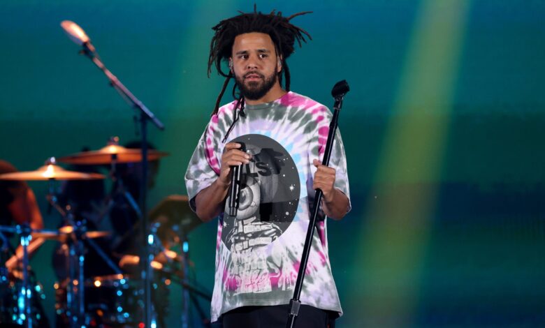 J. Cole is reported to have signs of an agreement with Canada's professional basketball team