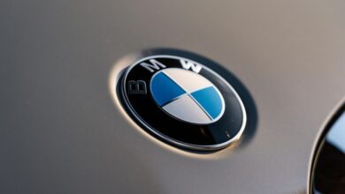 BMW explores 'dealer' sales model
