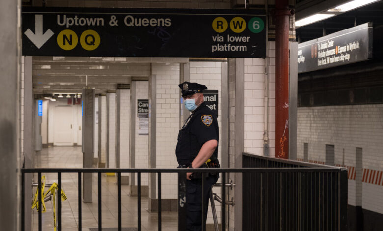 Man shot and killed on subway in Manhattan