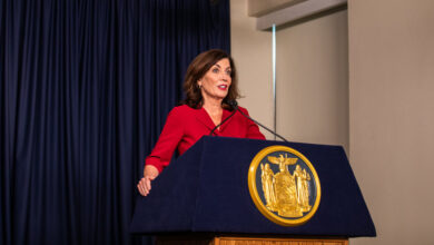 Governor Hochul's contributions, as rivals struggle to keep pace