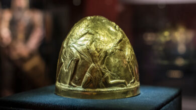 Ukraine says Russia stole gold artifacts from museums