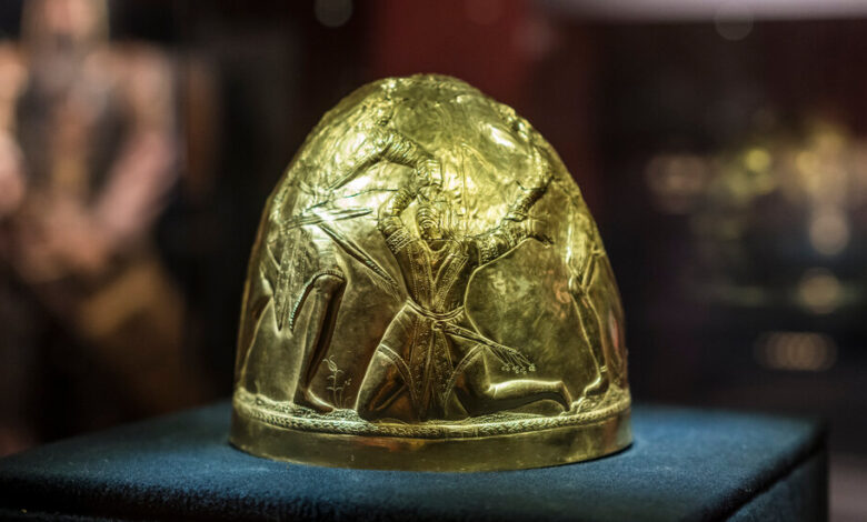 Ukraine says Russia stole gold artifacts from museums