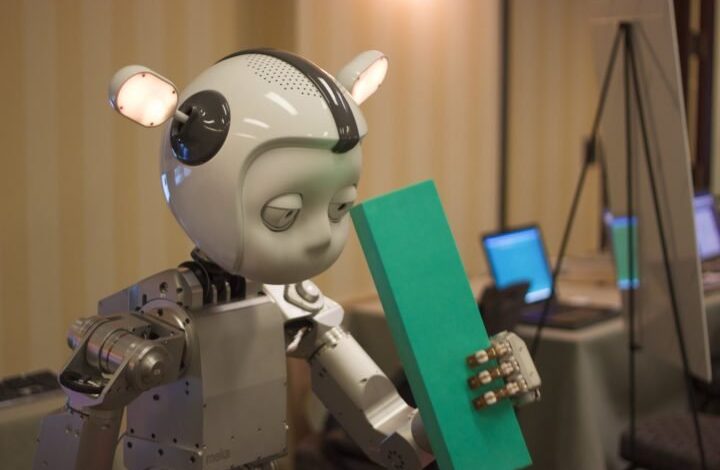 Humanoid robot Simon playing with blocks. Image credit: Jiuguang Wang via Flickr, CC BY-SA 2.0