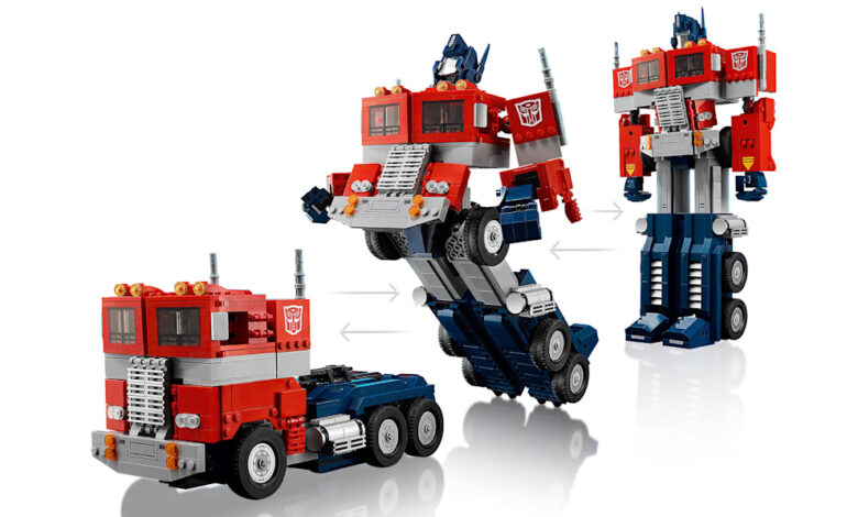 Lego's 1500 Optimus Prime puzzle pieces actually turn into a truck