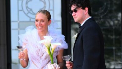 Chloë Sevigny's wedding dress is almost absolutely gorgeous